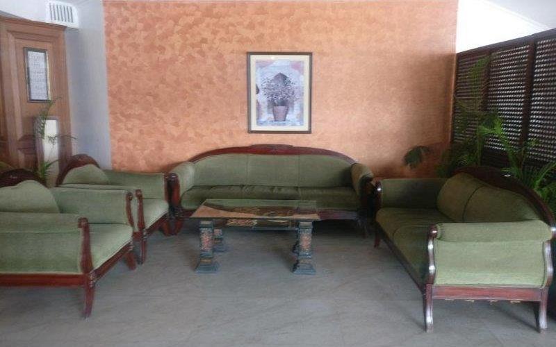 Hotel Raj Hans, Faridabad Exterior foto