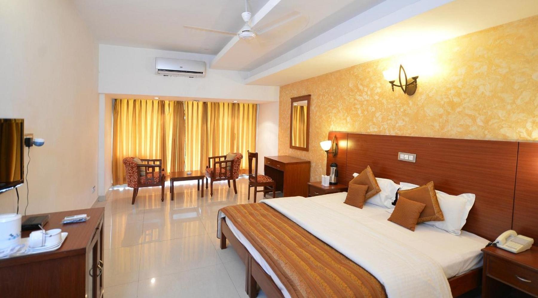 Hotel Raj Hans, Faridabad Exterior foto